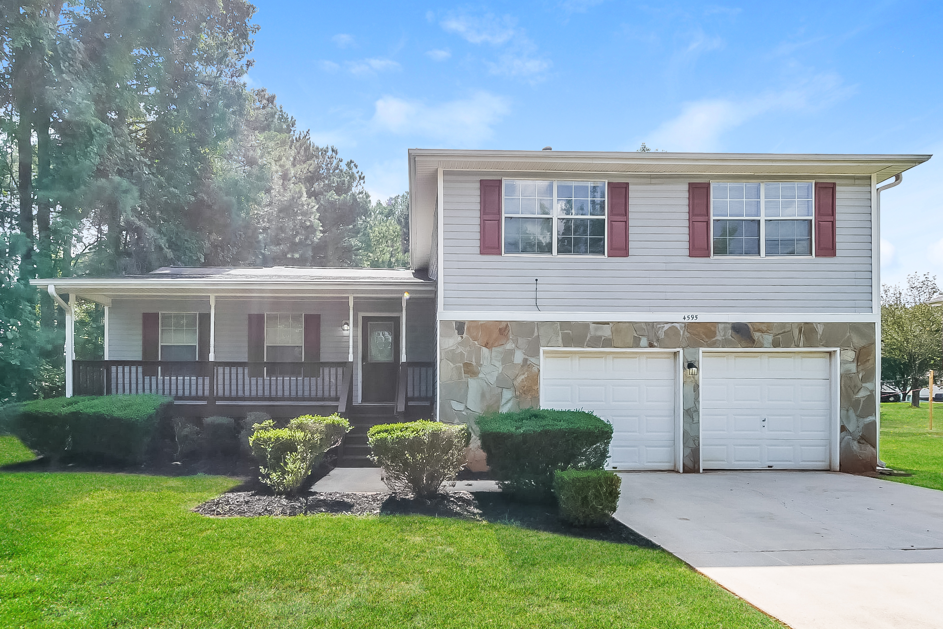 4595 Westminster Dr Ellenwood, GA 30294